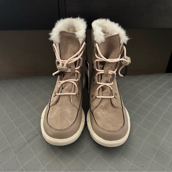 NWT Sorel Explorer II Joan Faux Fur boots - Picture 3 of 7